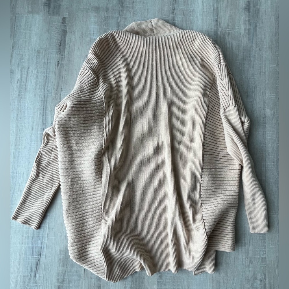 FOREVER 21 Beige Open Front 3/4 Sleeve Cardigan Size Small - Picture 2 of 5